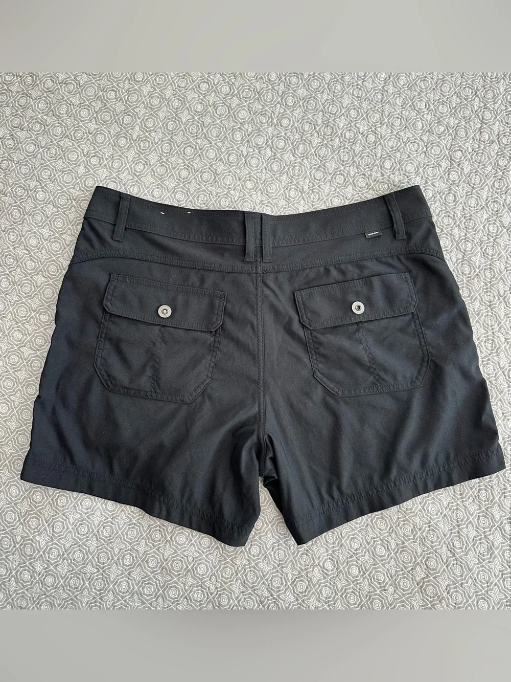 PrAna Egress Eco Mid Rise Outdoor Cargo Pocket Shorts Black Title Nine Size 14